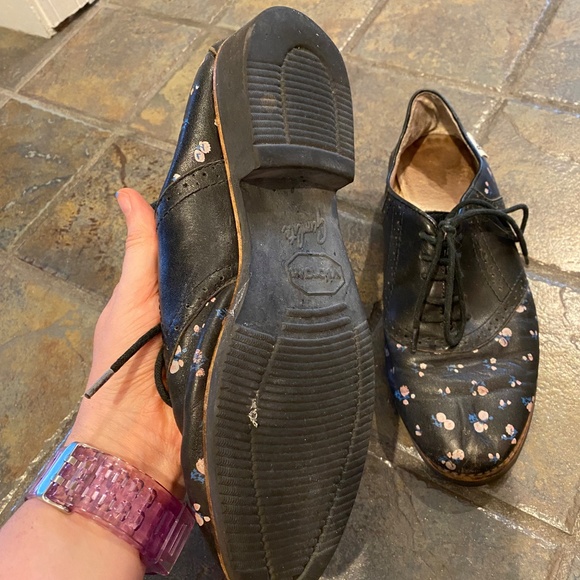 G.H. Bass Floral Oxford Shoes - Picture 2 of 4